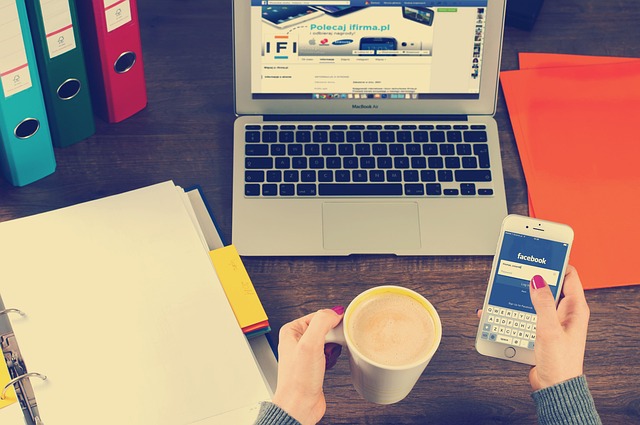 1762753296322390.jpg laptop-614213_640.jpg